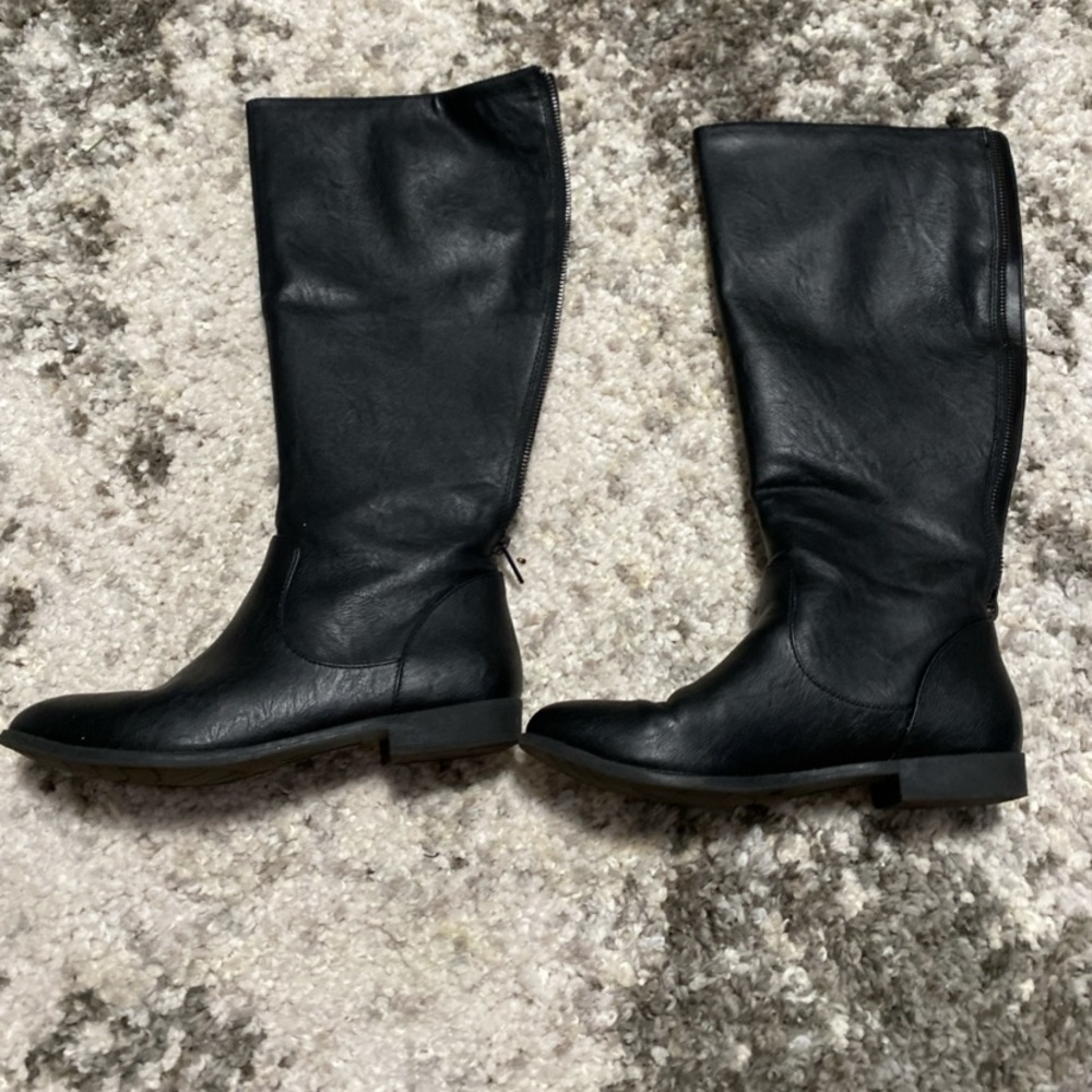 Womens black boots